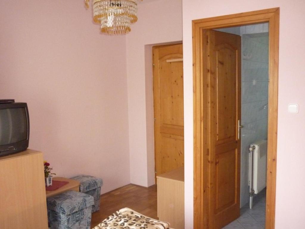 Barbara Apartmanhaz Кехидакустани Экстерьер фото