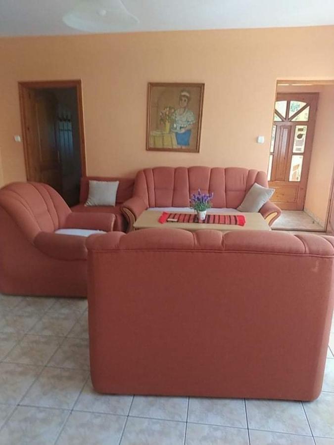 Barbara Apartmanhaz Кехидакустани Экстерьер фото