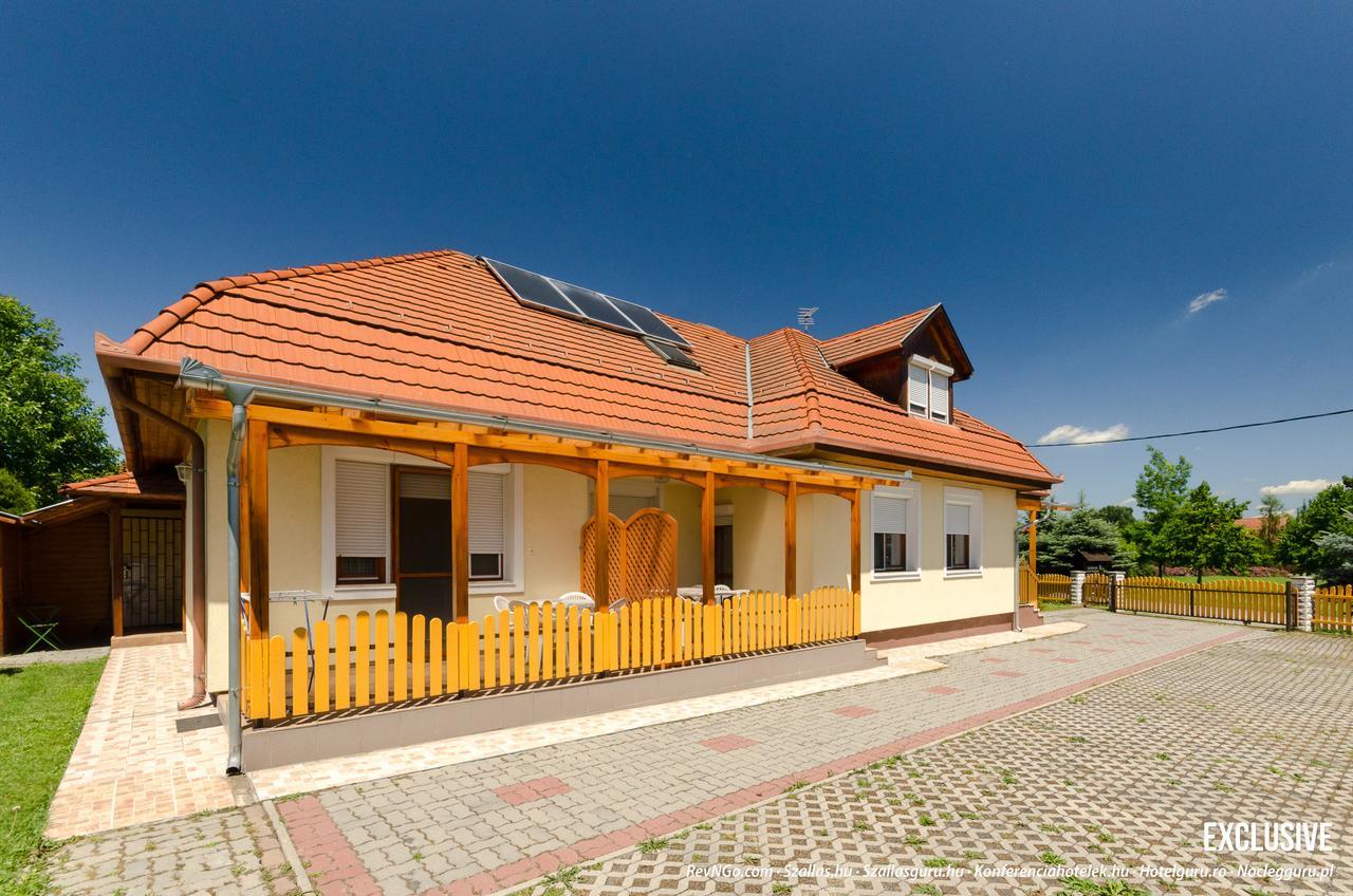 Barbara Apartmanhaz Кехидакустани Экстерьер фото
