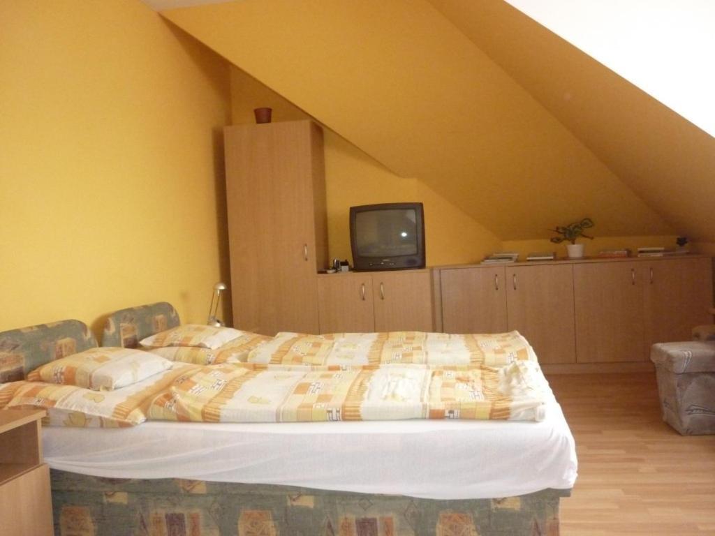 Barbara Apartmanhaz Кехидакустани Экстерьер фото