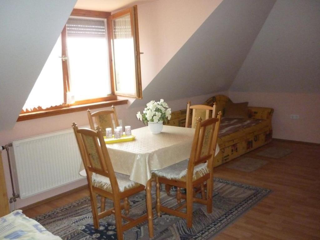 Barbara Apartmanhaz Кехидакустани Экстерьер фото