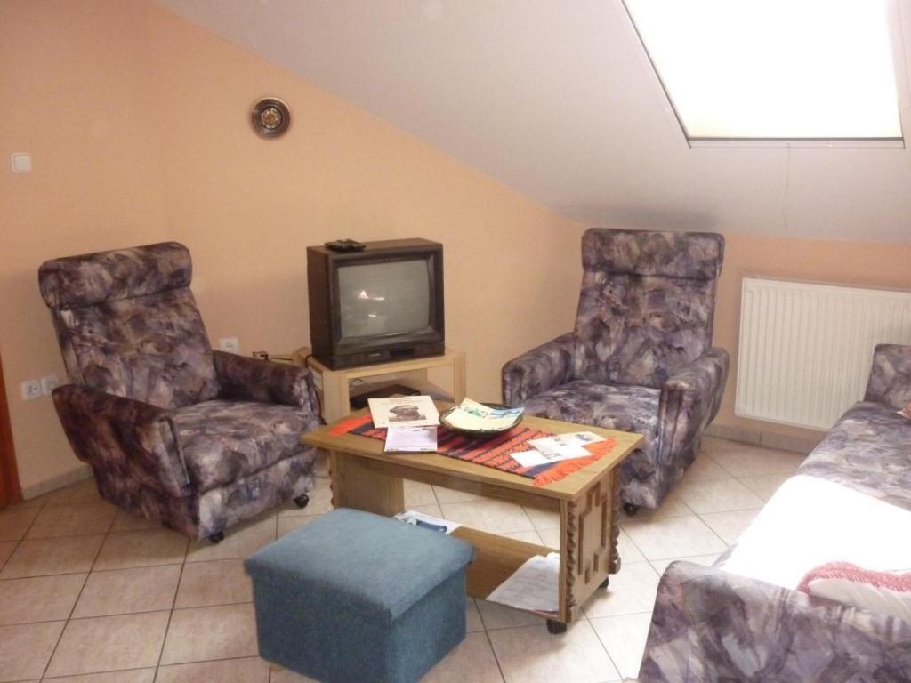 Barbara Apartmanhaz Кехидакустани Экстерьер фото